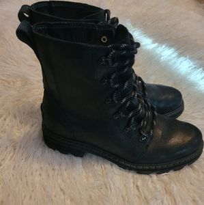 Sorel Boots Size 8.5 , Black, combat style.